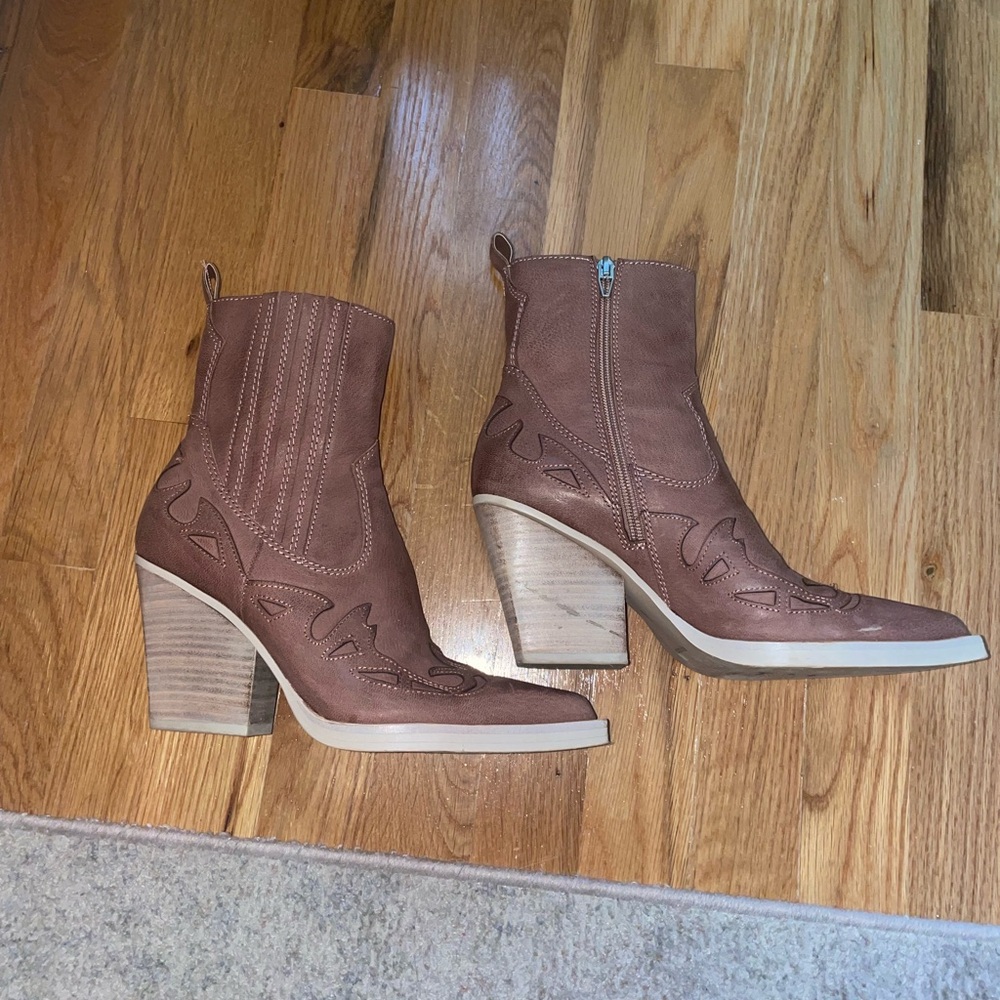 Dolce Vita Beaux Western Ankle Boot